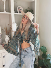 Load image into Gallery viewer, Goddess frill sleeve top