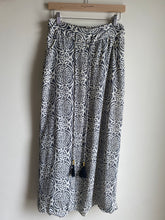 Load image into Gallery viewer, Boho skirt