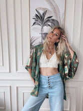 Load image into Gallery viewer, Festival Kimono 𝚕𝚒𝚖𝚒𝚝𝚎𝚍 𝚎𝚍𝚒𝚝𝚒𝚘𝚗