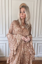 Load image into Gallery viewer, Goddess frill sleeve kimono