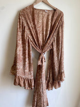 Load image into Gallery viewer, Goddess frill sleeve kimono