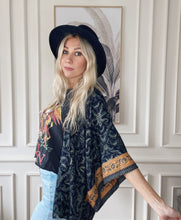 Load image into Gallery viewer, Festival Kimono 𝚕𝚒𝚖𝚒𝚝𝚎𝚍 𝚎𝚍𝚒𝚝𝚒𝚘𝚗