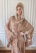 Load image into Gallery viewer, Goddess frill sleeve kimono