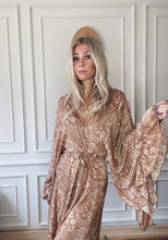 Load image into Gallery viewer, Goddess frill sleeve kimono