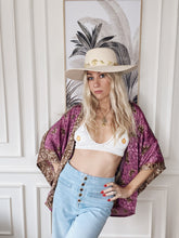 Load image into Gallery viewer, Festival Kimono 𝚕𝚒𝚖𝚒𝚝𝚎𝚍 𝚎𝚍𝚒𝚝𝚒𝚘𝚗