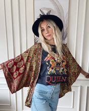Load image into Gallery viewer, Festival Kimono 𝚕𝚒𝚖𝚒𝚝𝚎𝚍 𝚎𝚍𝚒𝚝𝚒𝚘𝚗