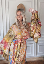 Load image into Gallery viewer, Goddess frill sleeve kimono