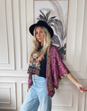 Load image into Gallery viewer, Festival Kimono 𝚕𝚒𝚖𝚒𝚝𝚎𝚍 𝚎𝚍𝚒𝚝𝚒𝚘𝚗