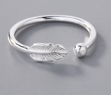 Load image into Gallery viewer, Lucky Guidance Adjustable feather ring/ toe ring