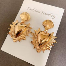 Load image into Gallery viewer, Heartbreaker earring