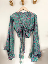 Load image into Gallery viewer, Silk frill sleeve top