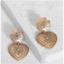 Load image into Gallery viewer, Cross my heart earrings
