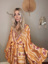 Load image into Gallery viewer, Goddess frill sleeve kimono