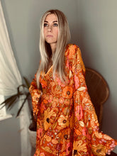 Load image into Gallery viewer, Hippie Queen dress (s/m)