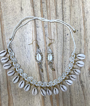 Load image into Gallery viewer, Macrame cowrie earrings