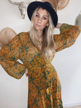 Load image into Gallery viewer, Daisy Jones wrap sale 15