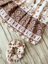 Load image into Gallery viewer, Indie Scrunchie