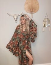 Load image into Gallery viewer, Goddess frill sleeve kimono