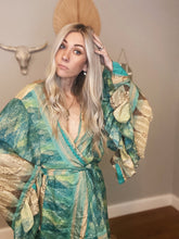 Load image into Gallery viewer, Goddess frill sleeve kimono