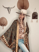 Load image into Gallery viewer, Short Kimono