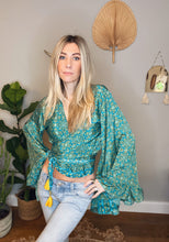Load image into Gallery viewer, Goddess frill sleeve top