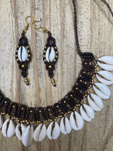 Load image into Gallery viewer, Macrame cowrie earrings