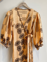 Load image into Gallery viewer, Soul-shine wrap dress