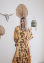 Load image into Gallery viewer, Soul-shine wrap dress