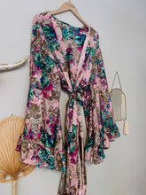 Load image into Gallery viewer, Goddess frill sleeve kimono