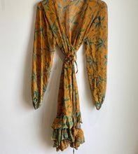Load image into Gallery viewer, Daisy Jones wrap sale 15