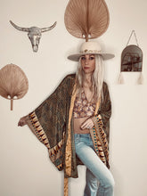 Load image into Gallery viewer, Short Kimono