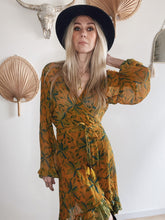 Load image into Gallery viewer, Daisy Jones wrap sale 15