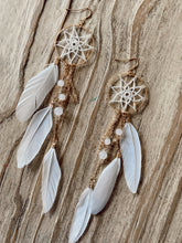 Load image into Gallery viewer, Dreamcatcher Macrame earrings