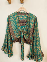 Load image into Gallery viewer, Goddess frill sleeve top