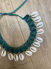 Load image into Gallery viewer, Macrame cowrie choker