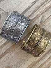 Load image into Gallery viewer, Moon Dawn bangle