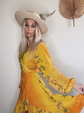 Load image into Gallery viewer, Midi Daisy Jones dress sale 15
