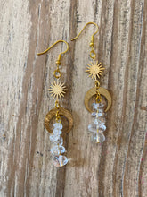 Load image into Gallery viewer, Moonshine quartz earrings
