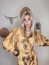 Load image into Gallery viewer, Soul-shine wrap dress