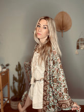 Load image into Gallery viewer, Short Kimono