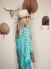 Load image into Gallery viewer, Short Kimono 𝚕𝚒𝚖𝚒𝚝𝚎𝚍 𝚎𝚍𝚒𝚝𝚒𝚘𝚗