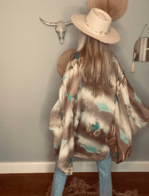 Load image into Gallery viewer, Short Kimono