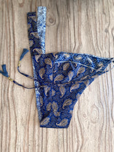 Load image into Gallery viewer, Stevie reversible top Blue/ Navy