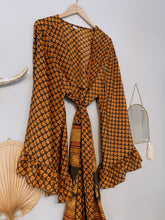 Load image into Gallery viewer, Goddess frill sleeve kimono
