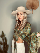 Load image into Gallery viewer, Goddess frill sleeve top