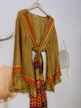 Load image into Gallery viewer, Goddess frill sleeve kimono