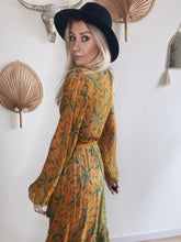 Load image into Gallery viewer, Daisy Jones wrap sale 15