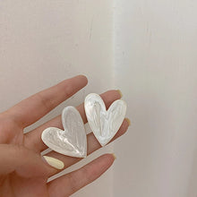 Load image into Gallery viewer, So In Love earrings