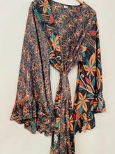 Load image into Gallery viewer, Goddess frill sleeve kimono