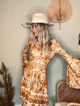 Load image into Gallery viewer, Hippie Queen dress (s/m)